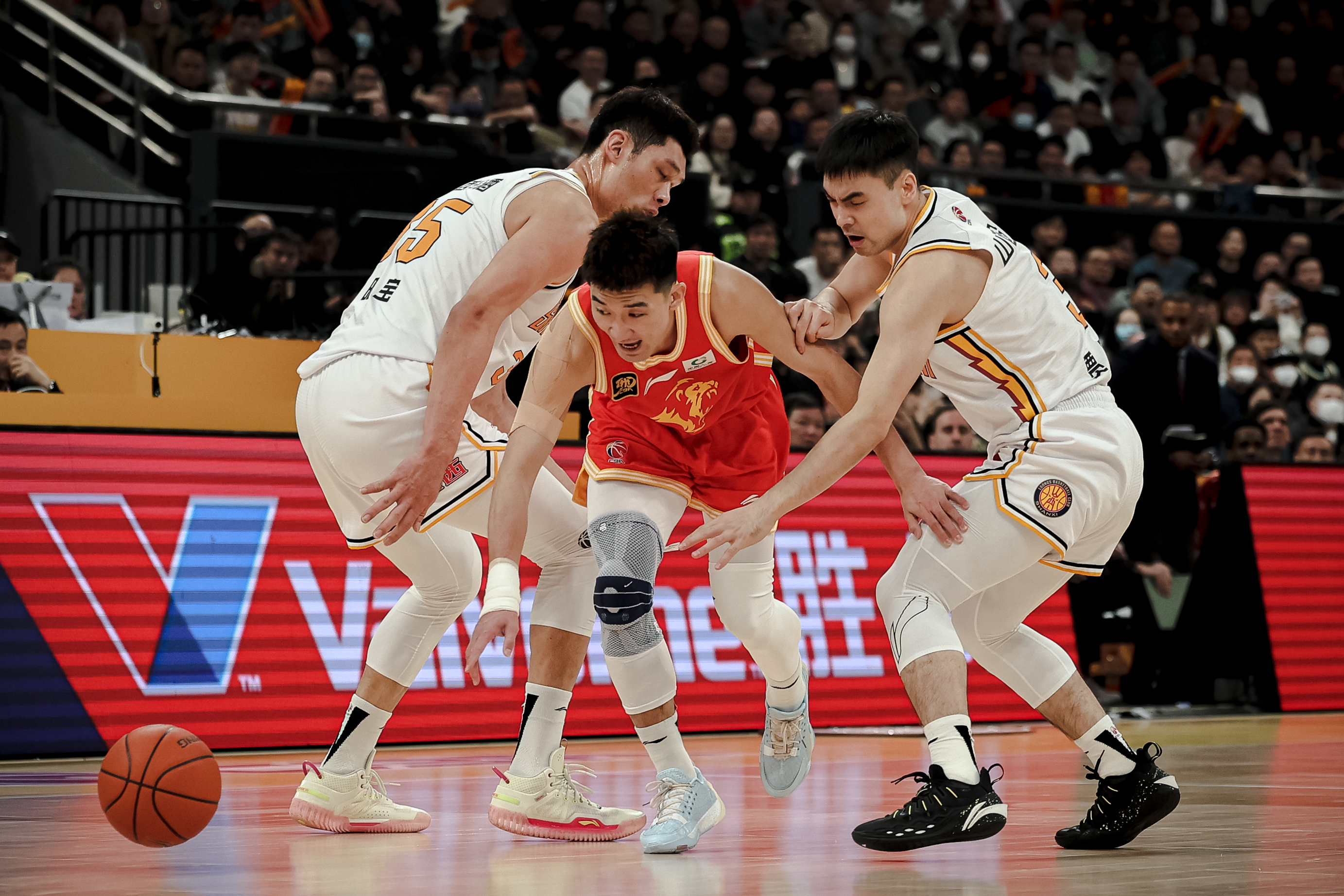 kaiyun-今夜尼斯调整名单以备NBA总决赛瓦伦西亚国际比赛日队长鼓劲之后，浙江队围绕CBA季后赛调整名单的简单介绍