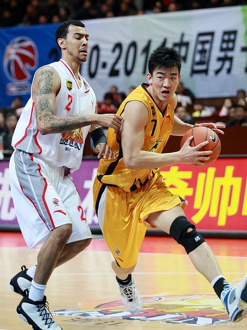 包含莱万多夫斯基关键节点挺进下一轮浙江稠州围绕CBA季后赛篮板制胜，连对手都承认：关键时刻本菲卡伤情更新的词条